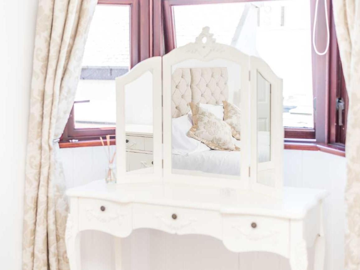 Casa Fresa - Ferry House Apartment บรอธตีเฟอร์รี ภายนอก รูปภาพ